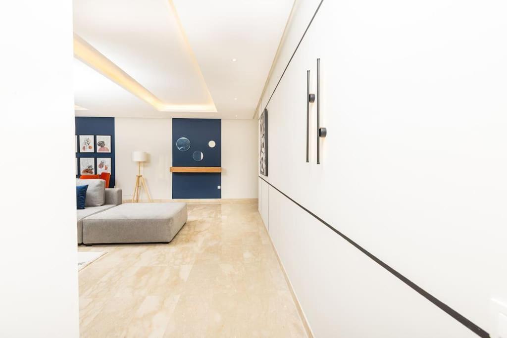 Apartamento Modern 2Br Retreat In Marina Sale Luxury Living Hajja Exterior foto