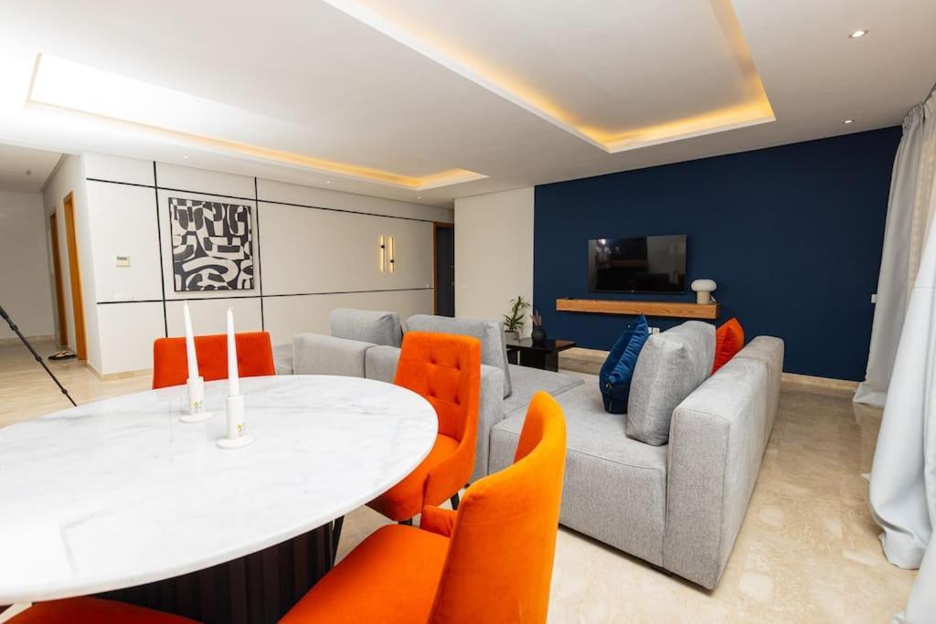 Apartamento Modern 2Br Retreat In Marina Sale Luxury Living Hajja Exterior foto