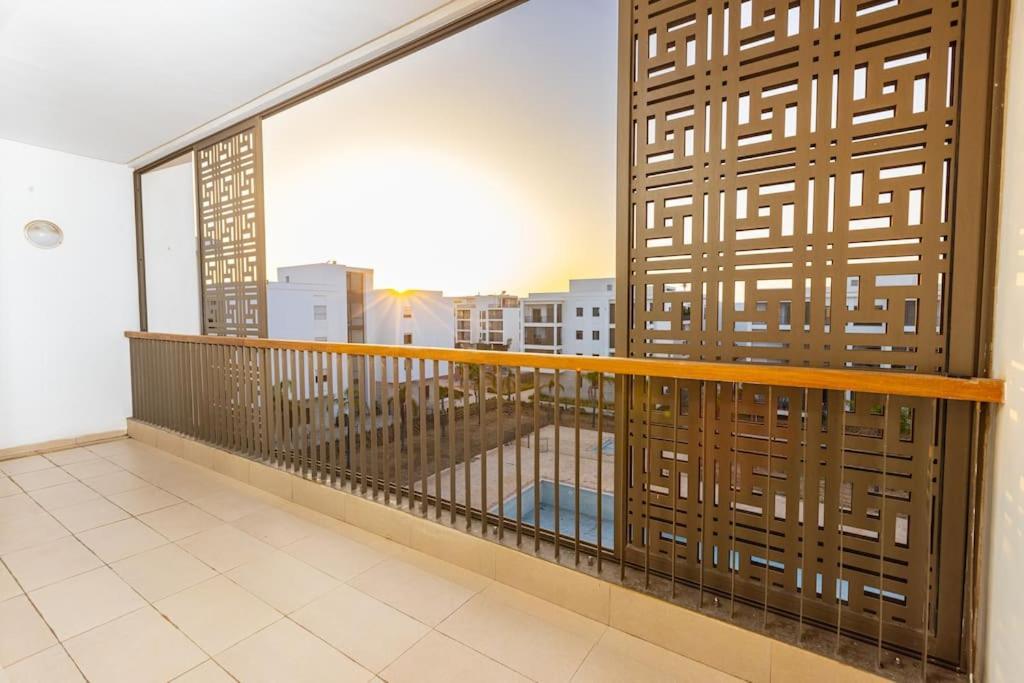 Apartamento Modern 2Br Retreat In Marina Sale Luxury Living Hajja Exterior foto